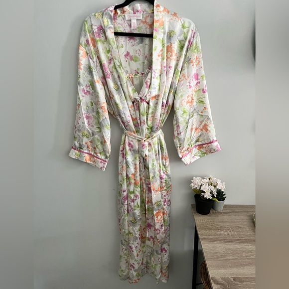 Oscar de la Renta Other - Vintage Oscar de La Renta Robe and Nightie